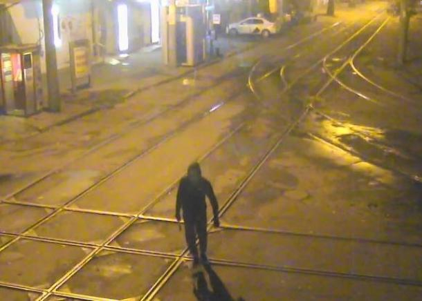 В Краснодаре задержали укравшего уличную видеокамеру мужчину В Краснодаре задержали укравшего уличную видеокамеру мужчину