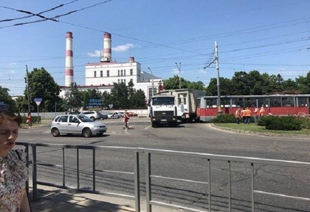 Из-за ДТП с участием трамвая в Краснодаре образовалась пробка Из-за ДТП с участием трамвая в Краснодаре образовалась пробка