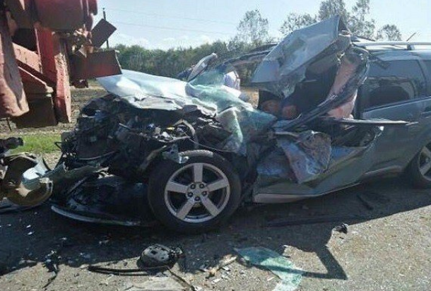 Водитель внедорожника погиб, залетев под «КамАЗ» в Усть-Лабинском районе Водитель внедорожника погиб, залетев под «КамАЗ» в Усть-Лабинском районе