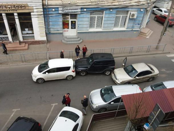 Житель Краснодара спровоцировал массовую аварию в центре города Житель Краснодара спровоцировал массовую аварию в центре города