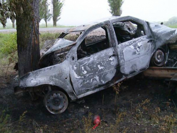 Сгорели заживо двое детей и мужчина в страшном ДТП на Кубани Сгорели заживо двое детей и мужчина в страшном ДТП на Кубани