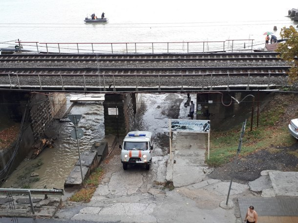 Попавшего из ливневки в открытое море мальчика обнаружили мертвым в Сочи Попавшего из ливневки в открытое море мальчика обнаружили мертвым в Сочи