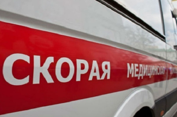 Иномарка при попытке объехать свадебный кортеж снесла женщину в Армавире Иномарка при попытке объехать свадебный кортеж снесла женщину в Армавире