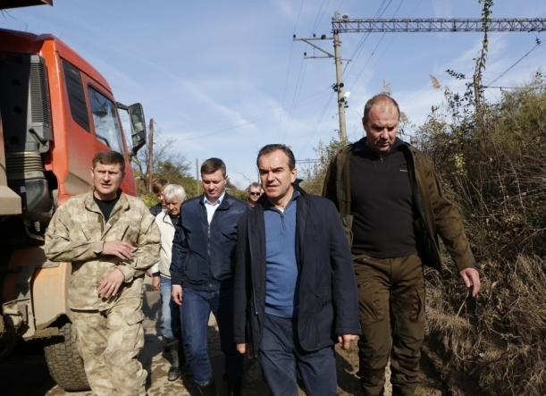Глава Кубани посетил пострадавшие от наводнений районы Глава Кубани посетил пострадавшие от наводнений районы