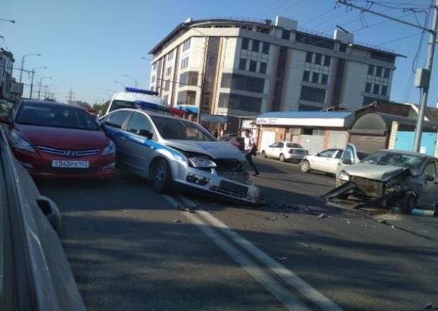 Сотрудники ДПС попали в аварию в Краснодаре Сотрудники ДПС попали в аварию в Краснодаре