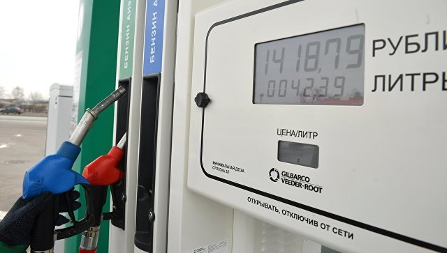 На каких заправках в России массово недоливают бензин