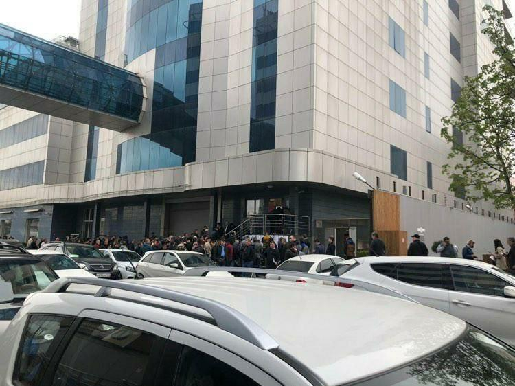 Пришедших за пропусками краснодарцев разогнала полиция Пришедших за пропусками краснодарцев разогнала полиция