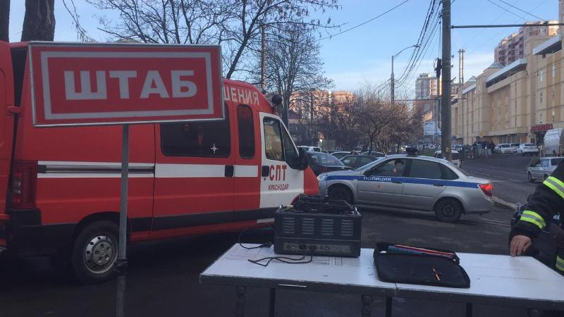 В Краснодаре загорелся хлебозавод: эвакуирован персонал В Краснодаре загорелся хлебозавод: эвакуирован персонал