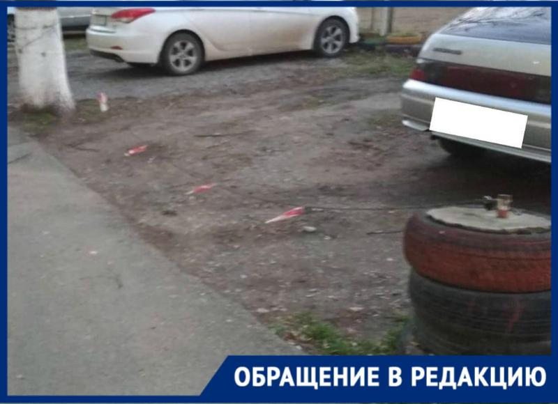 Краснодарцы возмущены стихийными парковками во дворах Краснодарцы возмущены стихийными парковками во дворах