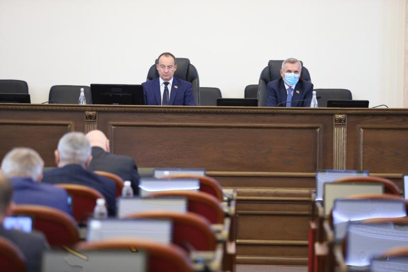 Депутаты ЗС Кубани приняли в первом чтении проект краевого бюджета Депутаты ЗС Кубани приняли в первом чтении проект краевого бюджета