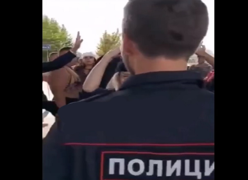 Задержаны переодетые в полицейскую форму участники фрик-вечеринки в Краснодаре Задержаны переодетые в полицейскую форму участники фрик-вечеринки в Краснодаре