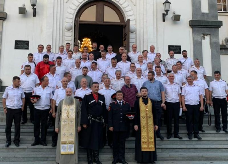 В Краснодаре выбрали безальтернативного атамана города и отстегали его нагайкой В Краснодаре выбрали безальтернативного атамана города и отстегали его нагайкой