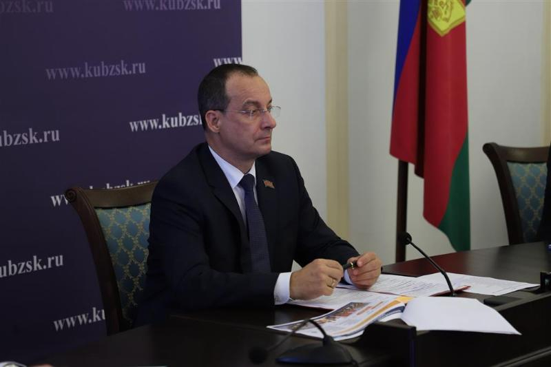 Депутаты Заксобрания Краснодарского края обсудили ход реализации нацпроекта «Образование» Депутаты Заксобрания Краснодарского края обсудили ход реализации нацпроекта «Образование»