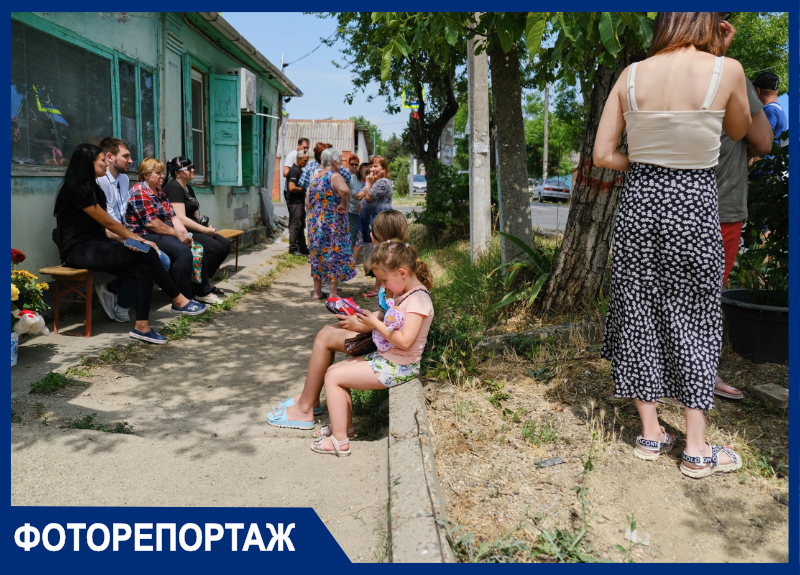 Мать не пришла, а тело пытались подбросить бабушке: в Краснодаре прощаются с убитым 5-летним мальчиком Мать не пришла, а тело пытались подбросить бабушке: в Краснодаре прощаются с убитым 5-летним мальчиком