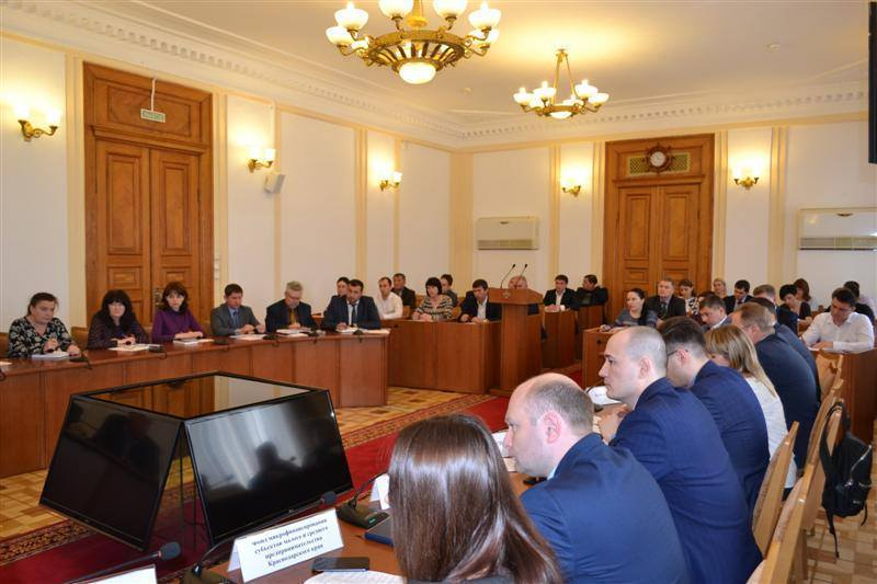 В Заксобрании Кубани заговорили о льготах сельхозкооперациям В Заксобрании Кубани заговорили о льготах сельхозкооперациям