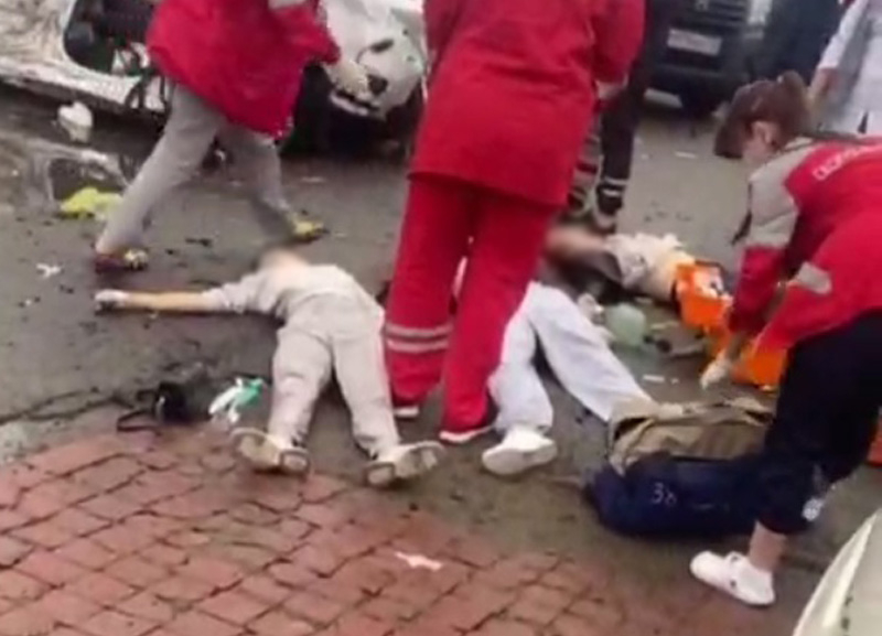 В Краснодаре три девушки погибли в массовом ДТП с грузовиком «Почты России» В Краснодаре три девушки погибли в массовом ДТП с грузовиком «Почты России»