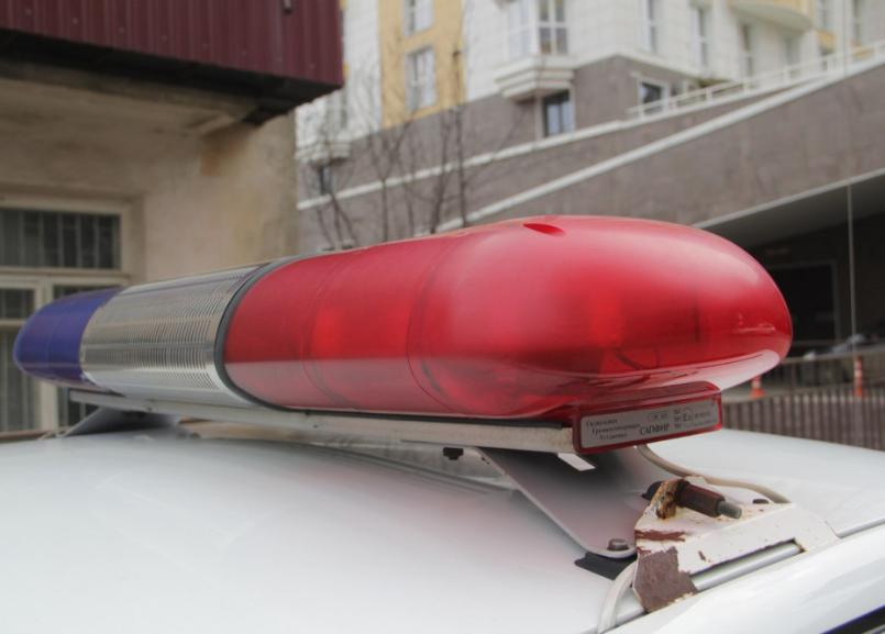 В Краснодаре иномарка врезалась в маршрутку и сбила человека В Краснодаре иномарка врезалась в маршрутку и сбила человека