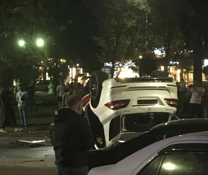 Стало известно, что делали люди с автоматами на месте ДТП с перевернувшимся авто в Краснодаре Стало известно, что делали люди с автоматами на месте ДТП с перевернувшимся авто в Краснодаре