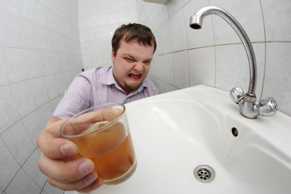 Жителей Новороссийска начали госпитализировать из-за грязной воды в домах Жителей Новороссийска начали госпитализировать из-за грязной воды в домах