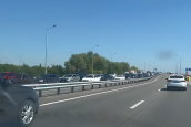 В Краснодарском крае тысячи авто застряли в пробках в адскую жару