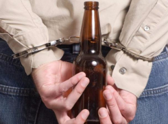 Грабитель в Тимашевском районе похитил из магазина несколько литров пива