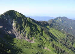 В Сочи спасатели нашли заблудившегося дальневосточника в горах Кавказа