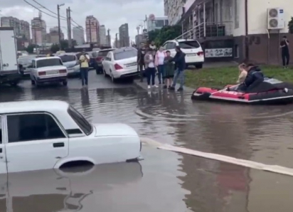 Лодки-такси и утонувшие машины: показываем затопленный Краснодар