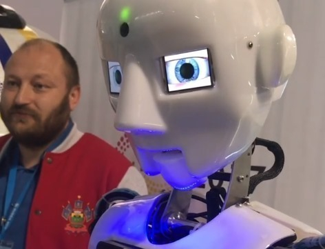 «Массовое уничтожение научит человечество не мусорить», - заявил робот на фестивале в Сочи