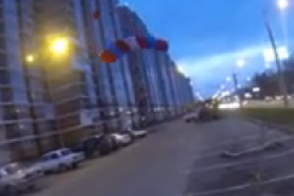 В Краснодаре экстремал снял на видео свой прыжок с крыши новостройки