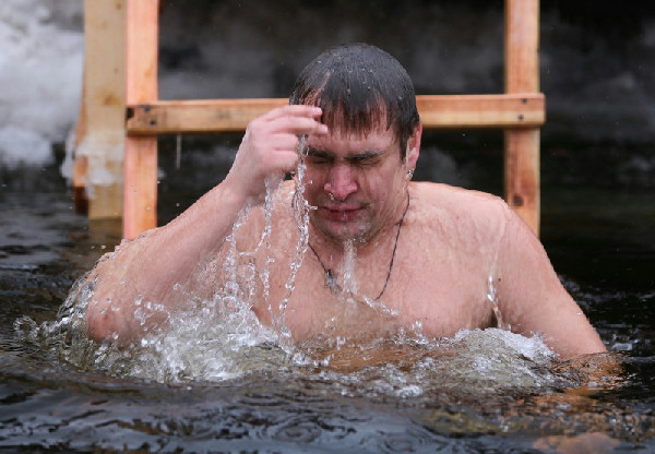 В Краснодаре медики дали советы по поводу купания на Крещение