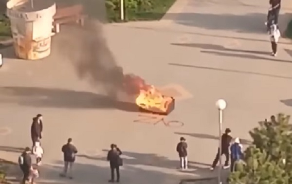 Краснодарец сжёг на улице диван из-за спецоперации на Украине