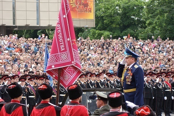 На Театральной площади Краснодара начался Парад Победы