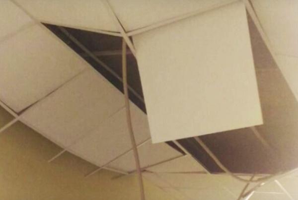 В краснодарской школе во время стихии обрушился потолок