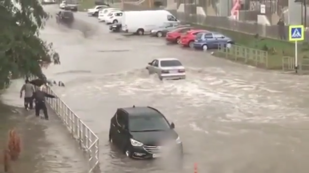 Анапу в День города затопило после сильного дождя
