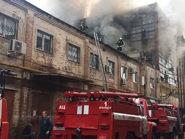 Пожар на заводе в Краснодаре ликвидировали