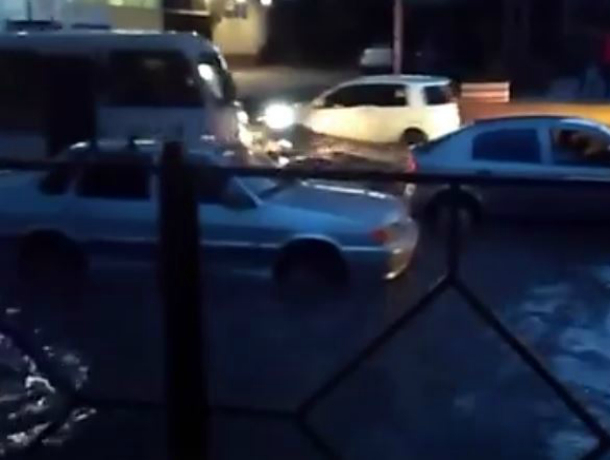 При потопе в Сочи автомобилисты потеряли свои машины и госномера