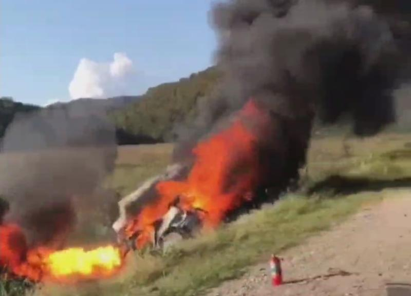 На трассе в Краснодарском крае в аварии сгорели два автомобиля: погиб мужчина