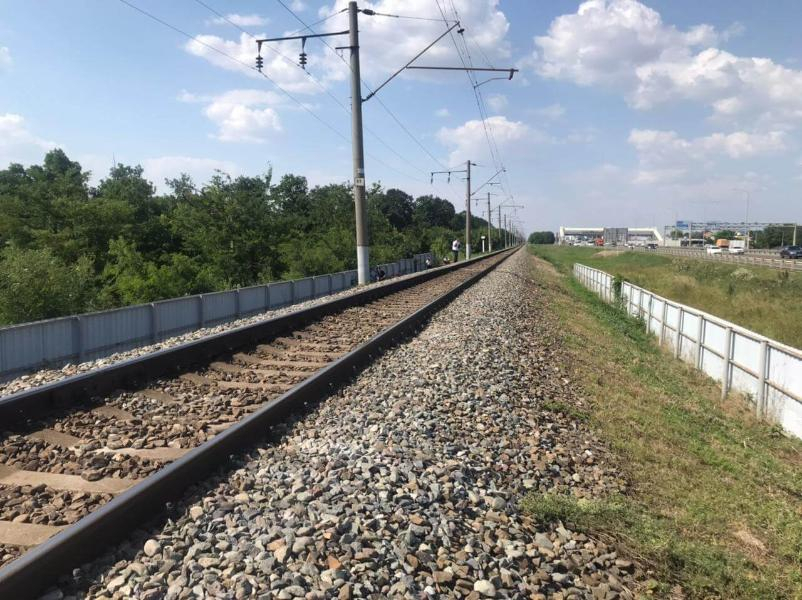 В Краснодарском крае поезд сбил насмерть мужчину